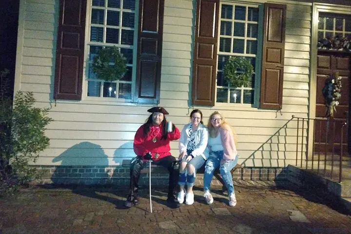 Williamsburg Ghosts, Witches and Pirates Tour