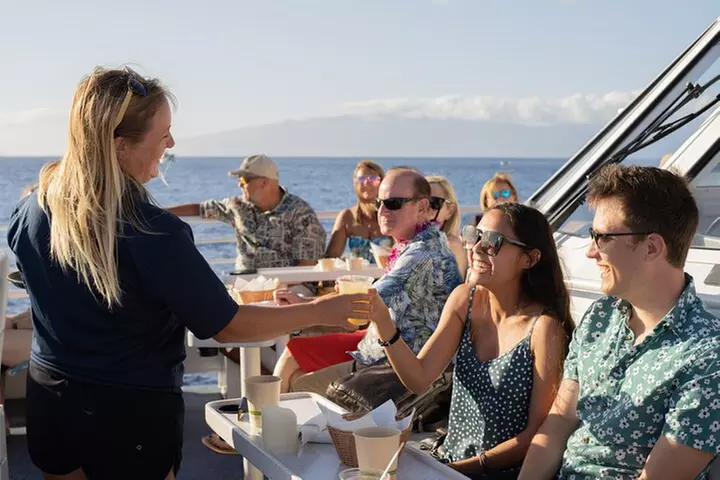 From Ma'alaea Harbor: Sunset Dinner Cruise Aboard the Quicksilver
