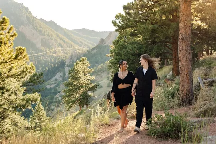 Scenic Mountain Photoshoot in Boulder, Colorado