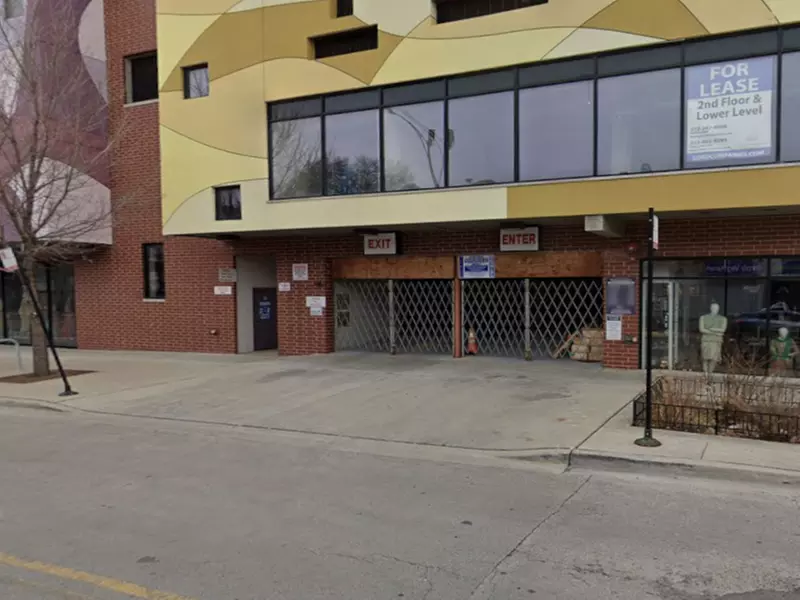 Parking at 6401 N. Rockwell Main Garage
