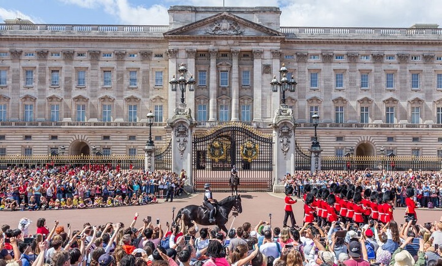 Image 2: Buckingham Palace Entrance Ticket & Changing of the Guard Tour