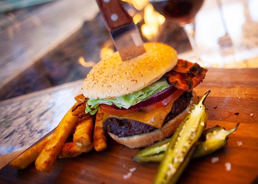 5% Cash Back at Courtyard Long Bar & Bistro