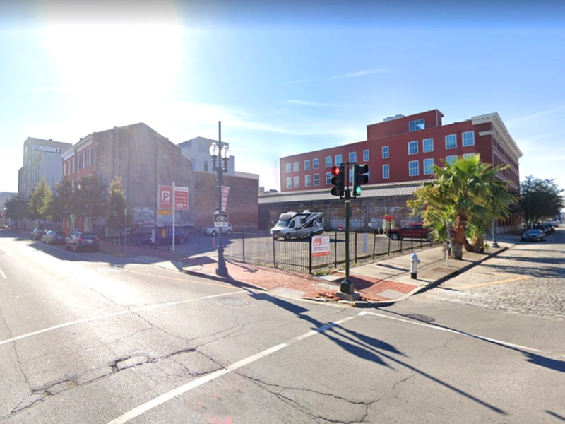 Parking at 901 Magazine St. Lot - P133