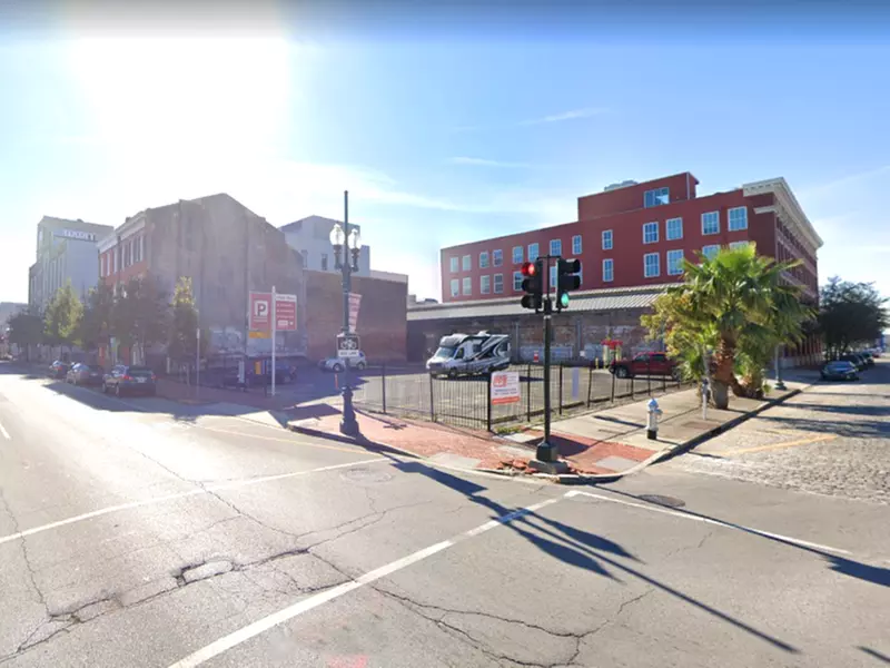 Parking at 901 Magazine St. Lot - P133