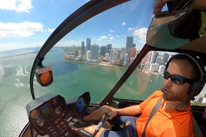 Romantic Miami Helicopter Tour with Champagne