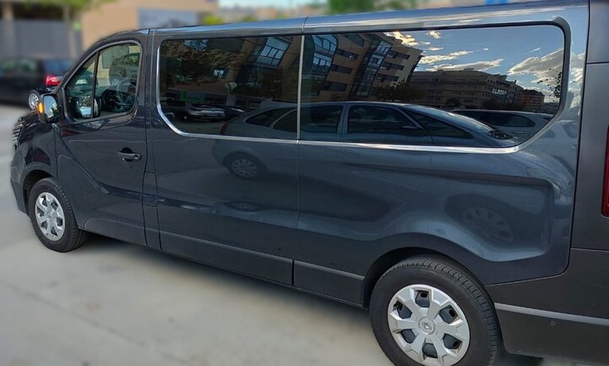 Image 3: Traslado privado desde Madrid ciudad a la estación de tren CHAMARTIN