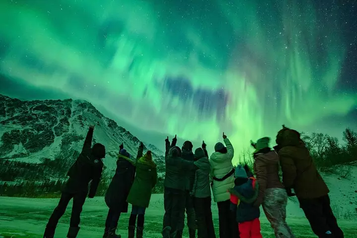 SkyChase™ Northern Lights Experience