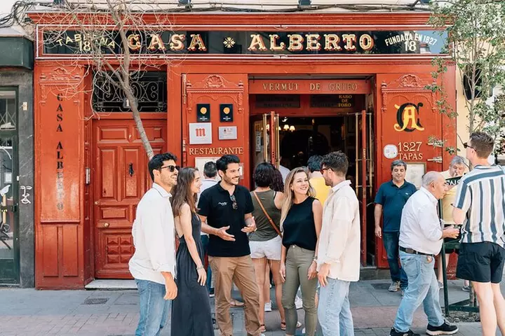 Tour de tapas y vinos por Madrid con vistas a la azotea y guía local