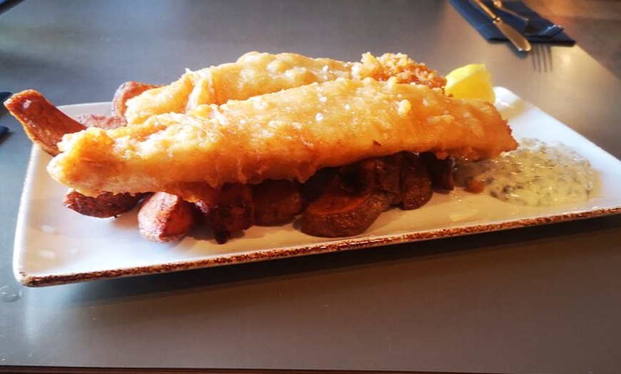 Image 3: Tasty and Indulgent Food and Drink Tour in Edinburgh