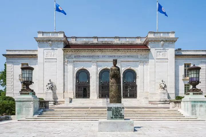 Washington DC Diplomatic and Monuments Guided Tour