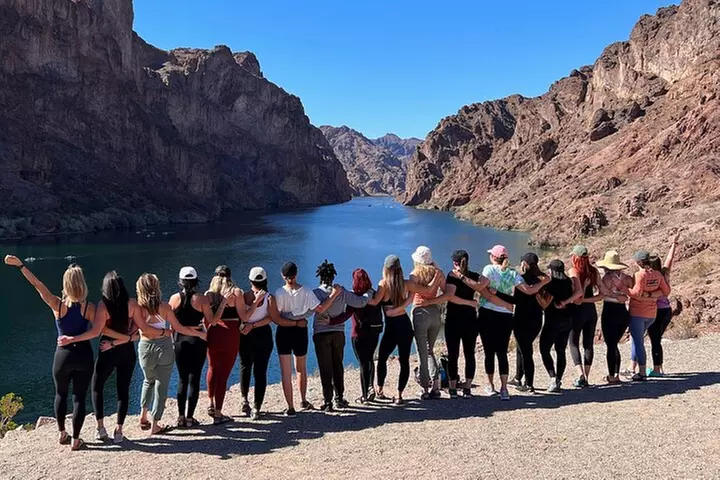 Emerald Cave Kayaking Tour from Las Vegas, Best Dam 1/2 Day Trip