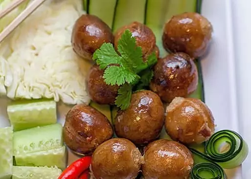 5% Cash Back at Salween Thai Restaurant