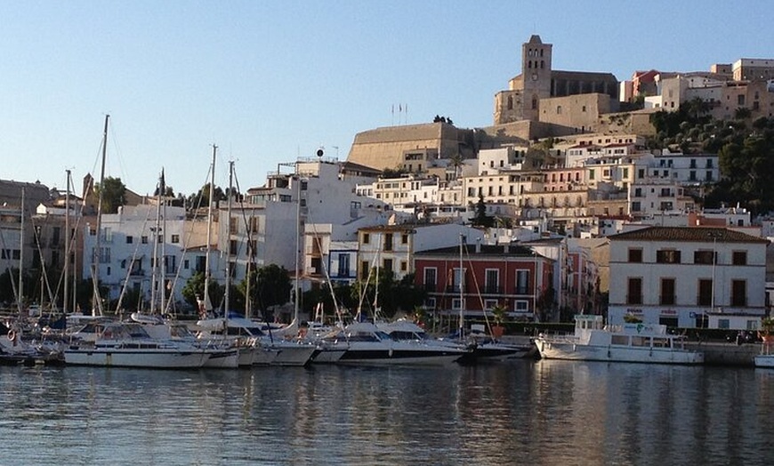 Image 11: Ibiza Vuelta Isla en Bus con visita a Mercadillo Hippie