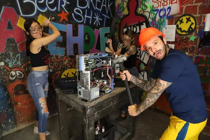 Fremont Street Smash Room: Rage & Destroy Experience