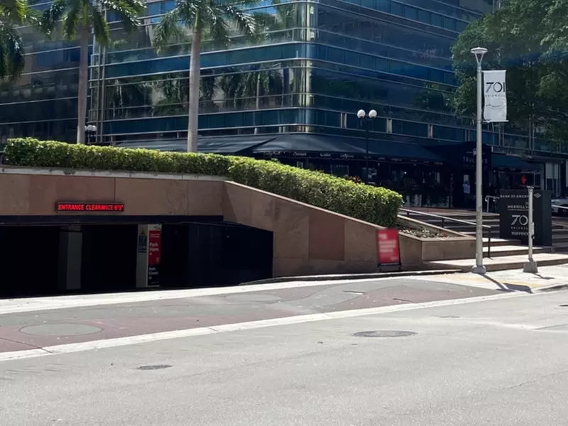 Parking at 777 Brickell Ave. Ground Garage - P2541