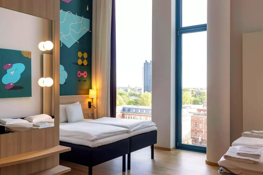 ✈ DEUTSCHLAND | Hamburg - Scandic Hamburg Emporio 4*, 2 Nächte