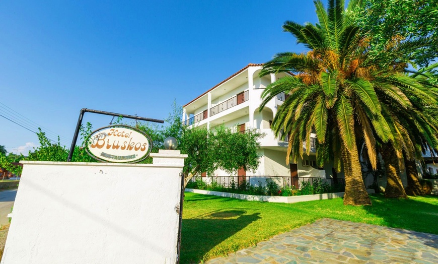 Image 3: ✈ CORFU | Agios Georgios Argirades - Bruskos Hotel &Suites 3*, 3 ni...