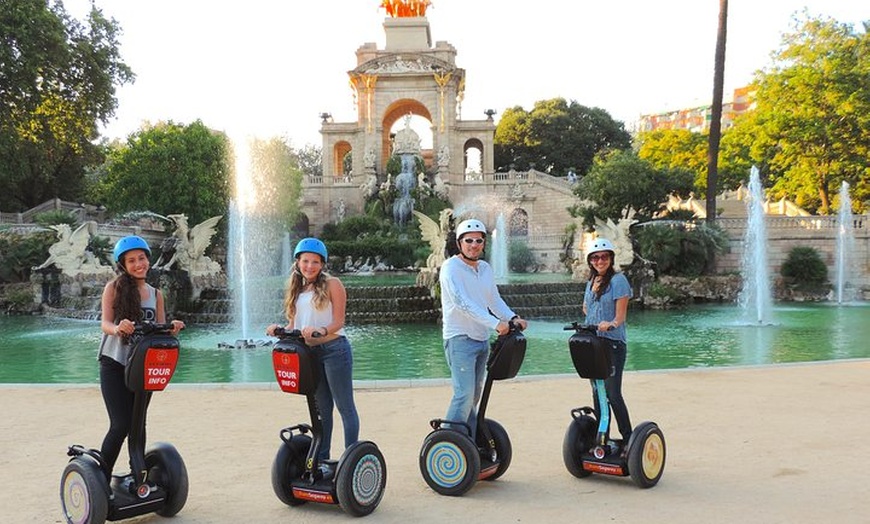 Image 3: Tour en Segway por Barcelona con guía