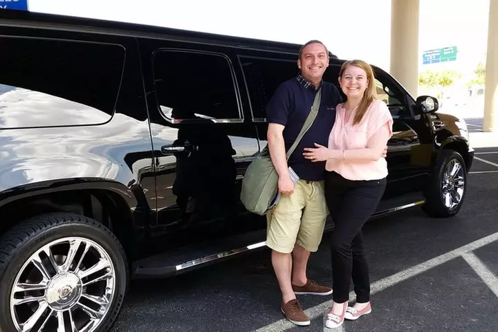 Private Las Vegas Airport to Hotel Luxury Limousine Transfer - Second Medium