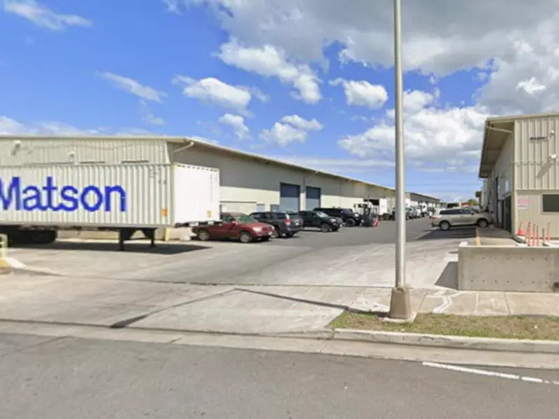 Parking at Wakea Lot