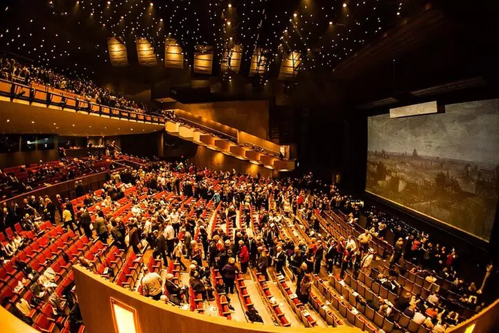 Explore Vancouver: Self-Guided Audio Tour