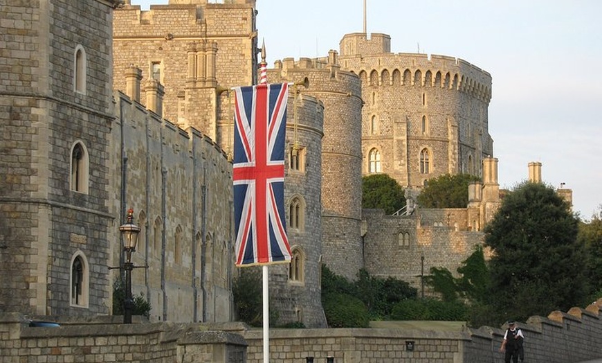 Image 12: Windsor Castle, Stonehenge & Roman Baths Private Tour