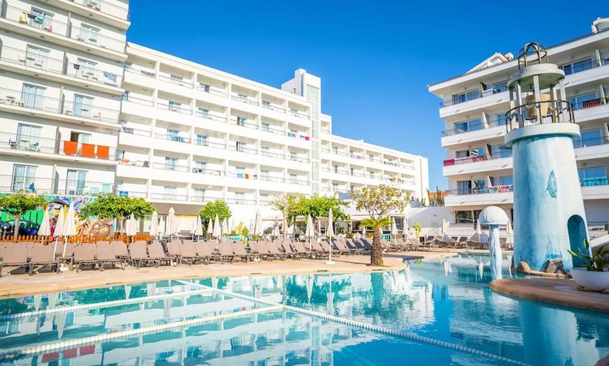 Image 40: ✈ COSTA BARCELONA | Pineda de Mar - Hotel Pineda Splash 4* - Baseny