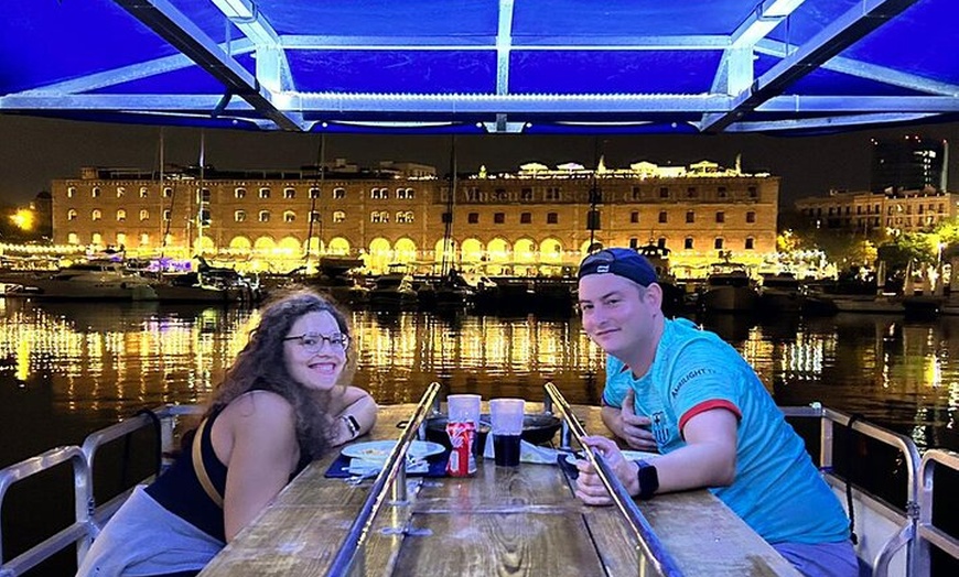 Image 6: Crucero nocturno por Valencia con cena y bebidas