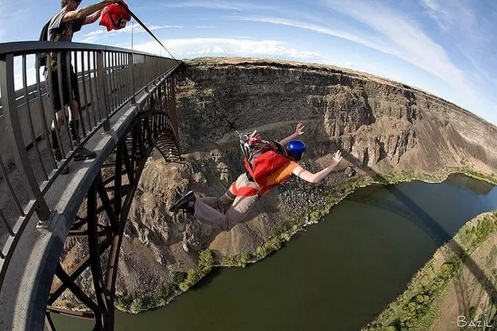 Guided Half-Day Tour to Shoshone Falls & City Tour