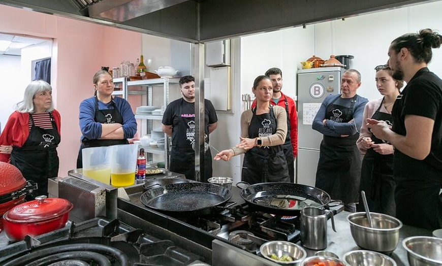 Image 6: Clase de Paella y Sangria con Tapas y Visita al Mercado