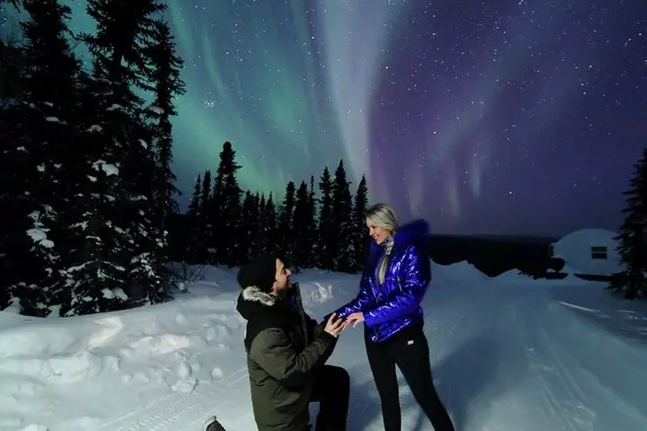 Best Northern Lights Aurora Adventure FREE Portraits & Hot Pizza