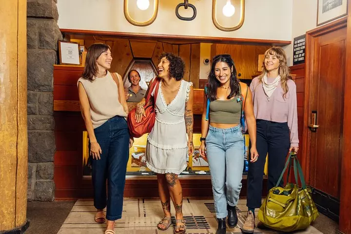 The Hood-Columbia Loop: Timberline, Orchards, and Waterfalls