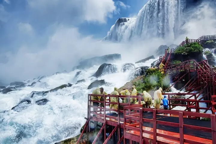 American 5pm Tour with Maid of the Mist Ticket and Guide - Second Medium