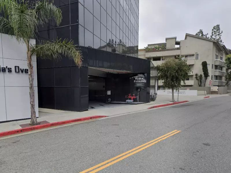 Parking at 11645 Wilshire Blvd. Garage