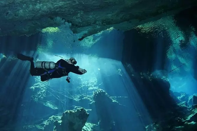 Sidemount Diver PADI course - Primary Image
