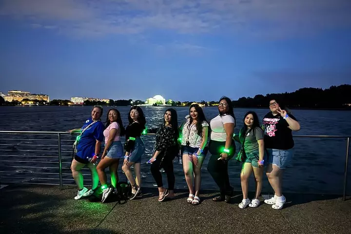 DC Night Tour With Magic LED- Pick Up/Drop, Snacks, LED Bracelets