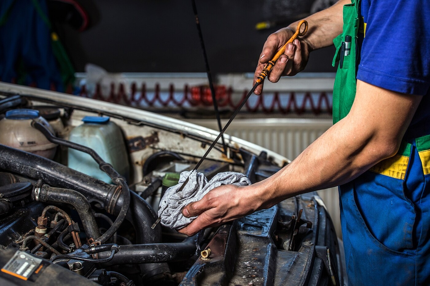 $15 For A Standard (Non-Synthetic) Oil Change (Reg. $30)