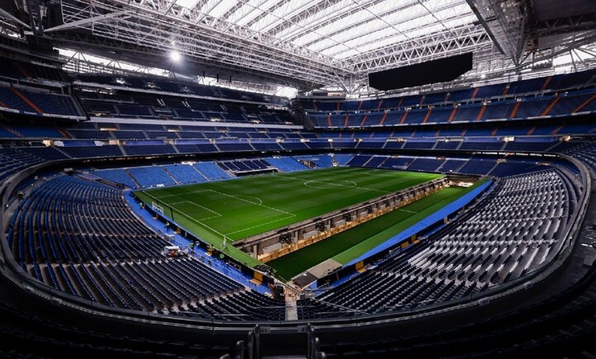 Image 2: Entrada al Estadio Bernabeu