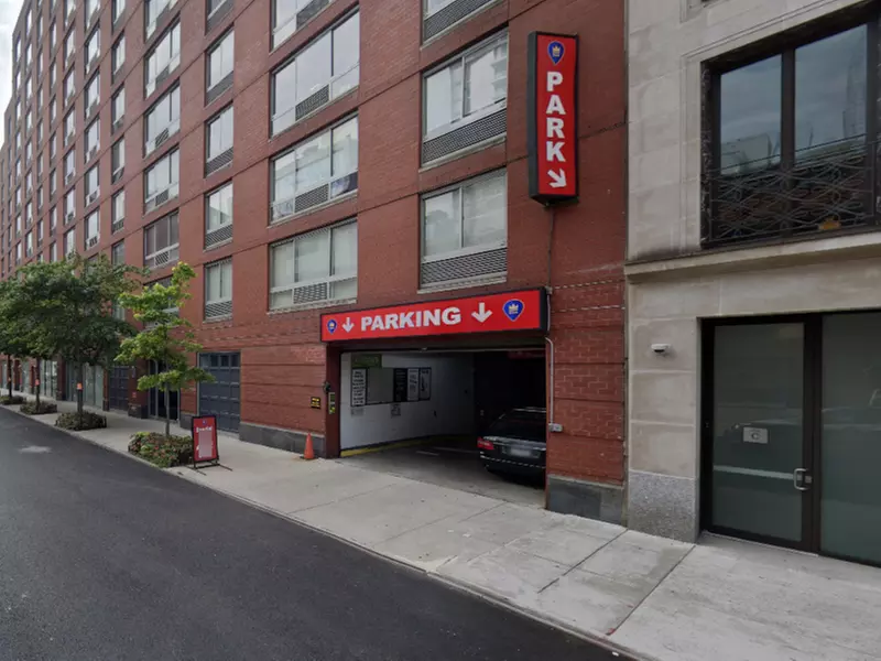 Parking at iPark - 555 W. Garage Corp.