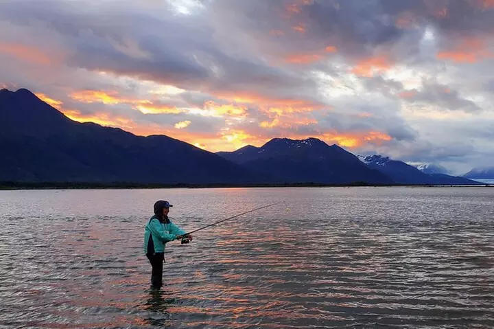 Alaskan Salmon 8-Hour Fishing Experience