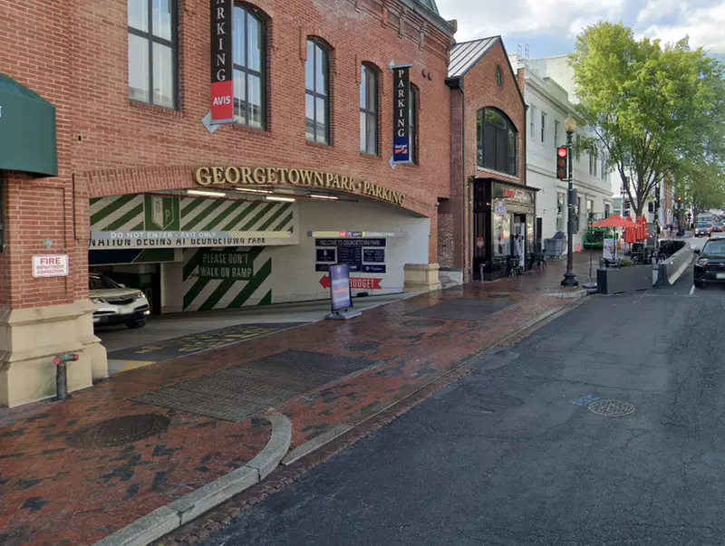 Parking at Georgetown Park Garage - Second Medium
