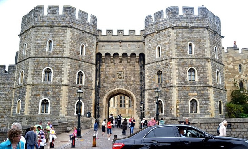 Image 11: Windsor Castle, Stonehenge & Roman Baths Private Tour