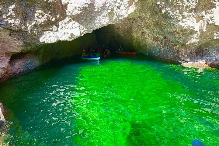 Emerald Cave Kayaking Tour from Las Vegas, Best Dam 1/2 Day Trip
