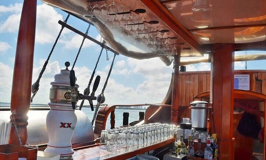Image 17: 2x1 Romantic Columbus Dinner on the Lagoon aboard Spanish Galleon