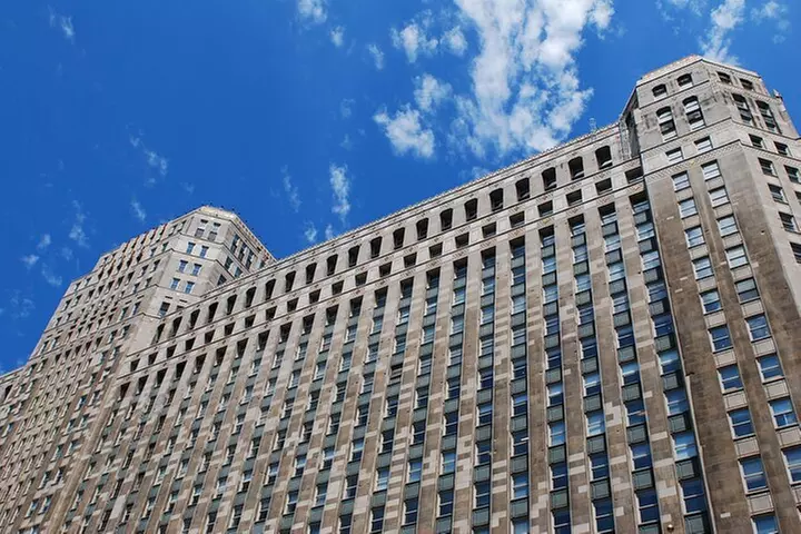 Chicago Walking Tour: Art Deco Skyscrapers Riverfront - Second Medium