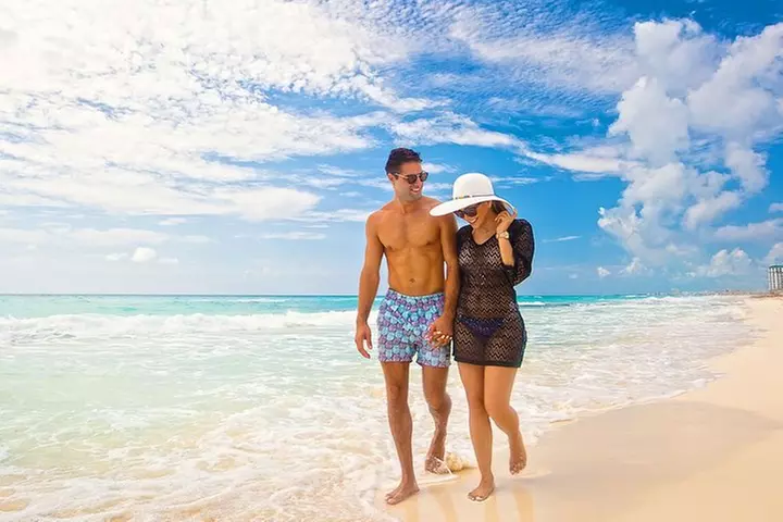 Discover Isla Mujeres tour with snorkel, buffet and open bar