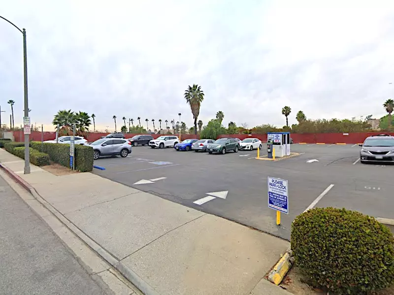 Parking at [SL42] 501 East 29th St. Lot