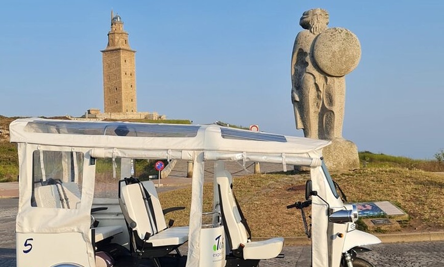 Image 3: Tour PREMIUM Privado en Tuk tuk A Coruña