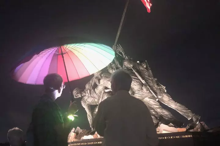 DC Night Tour With Magic LED- Pick Up/Drop, Snacks, LED Bracelets