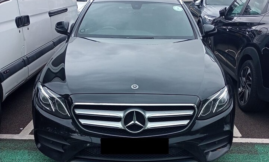 Image 4: One Way Taxi Transfer from Gatwick Airport to Heathrow Airport